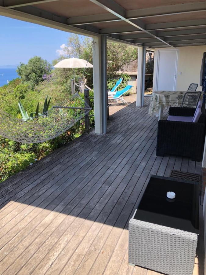 Appartement Les Oreades, studio le marin avec vue mer imprenable à Île du Levant Extérieur photo